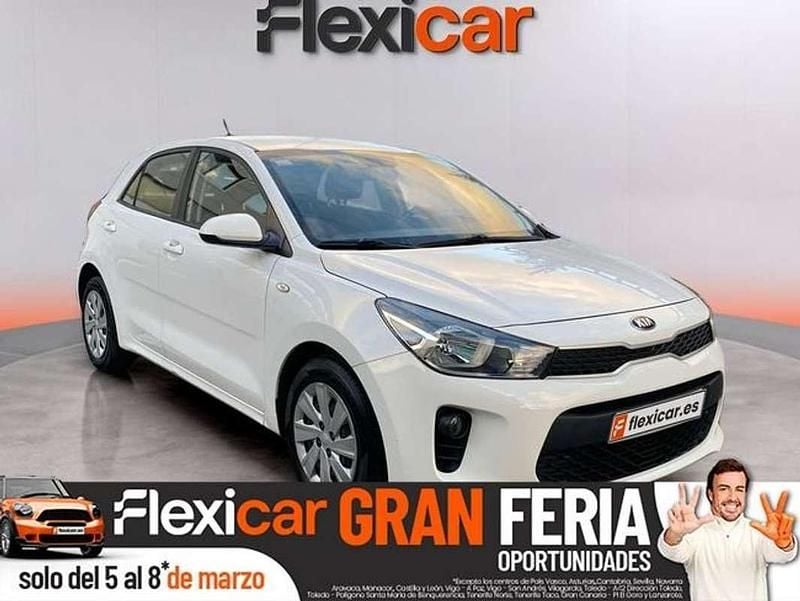 Usado Kia Rio 84 CV (61 kW) 2018 Blanco Utilitario