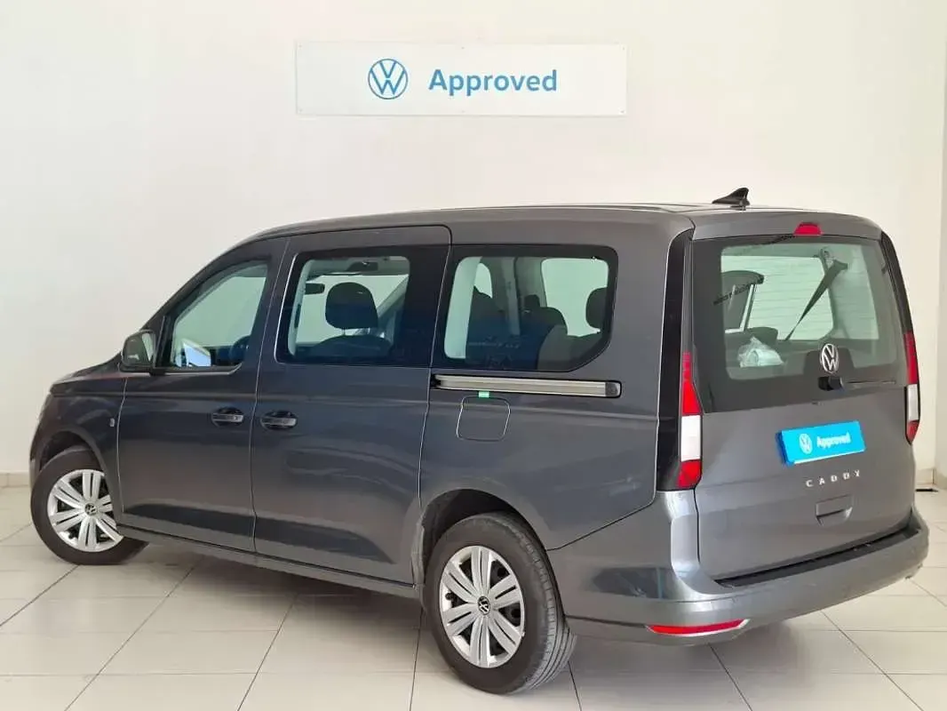 Usado VW Caddy Maxi 116 CV (85 kW) 2025 Gris Monovolumen