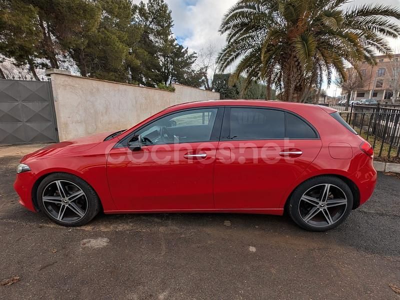Usado Mercedes A180 116 CV (85 kW) 2018 Rojo Berlina
