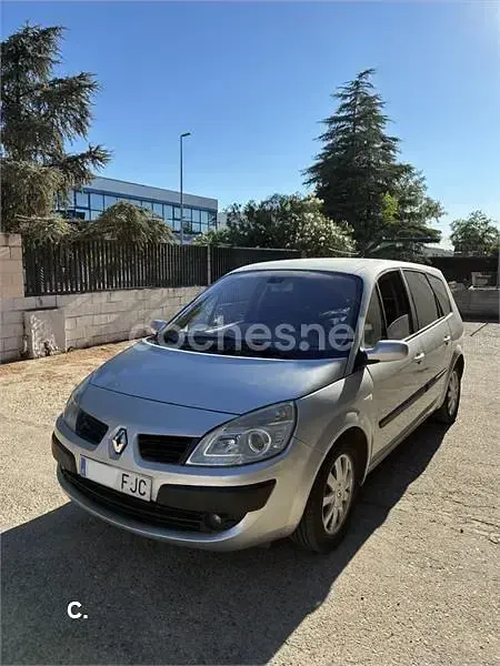 Usado Renault Grand Scénic II Dynamique 105 CV (77 kW) 2007 Gris / plata Monovolumen