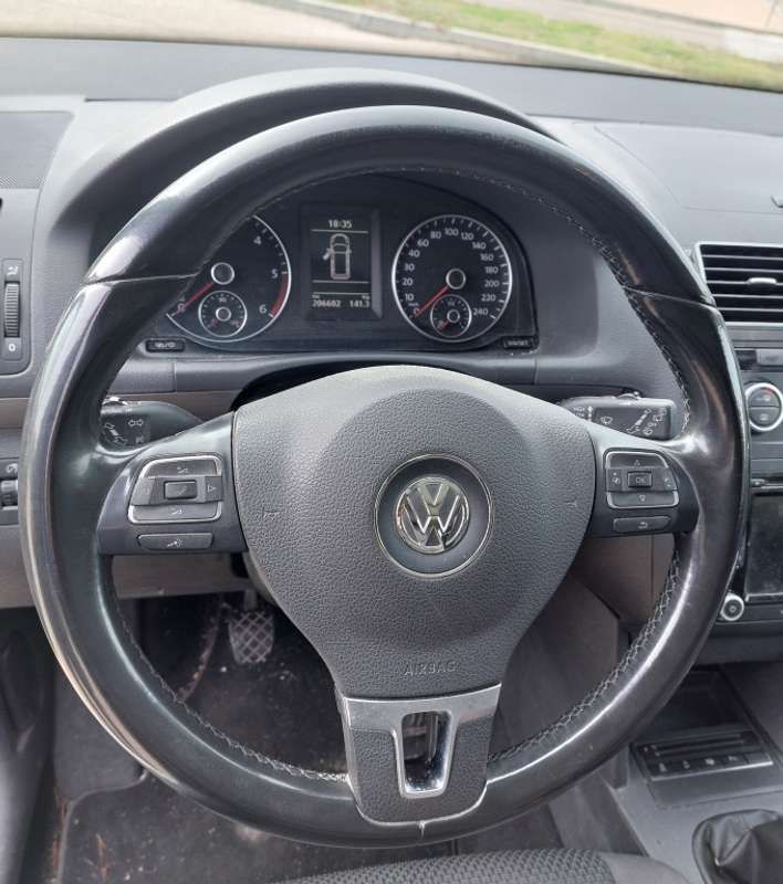 Usado VW Touran Business 105 CV (77 kW) 2013 Blanco Monovolumen