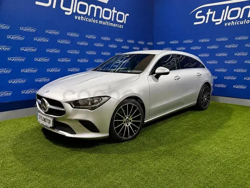Usado Mercedes CLA200 Shooting Brake 150 CV (110 kW) 2021 Gris / plata Familiar