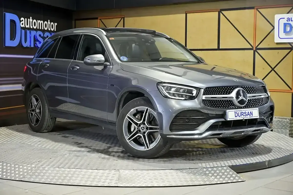 Usado Mercedes GLC300e 313 CV (230 kW) 2021 Gris SUV