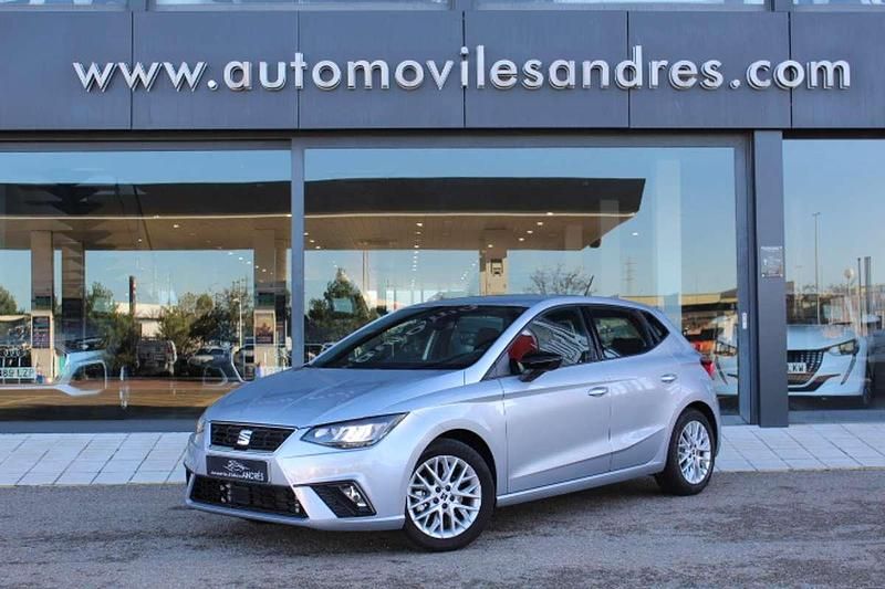 Plateado Usado 2023 Seat Ibiza FR Utilitario | 16.900 € (Precio justo) - Imagen 1/4