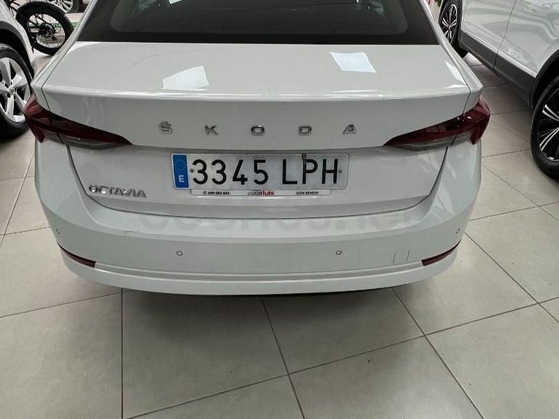 Occasion Skoda Octavia Ambition 150 ch (110 kW) 2021 Blanc Berline
