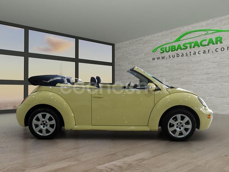 Usado VW New Beetle Cabriolet 100 CV (73 kW) 2004 Amarillo Descapotable