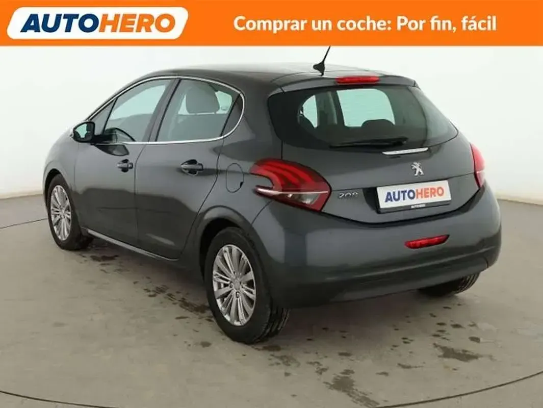 Usado Peugeot 208 Allure 99 CV (72 kW) 2017 Gris Utilitario