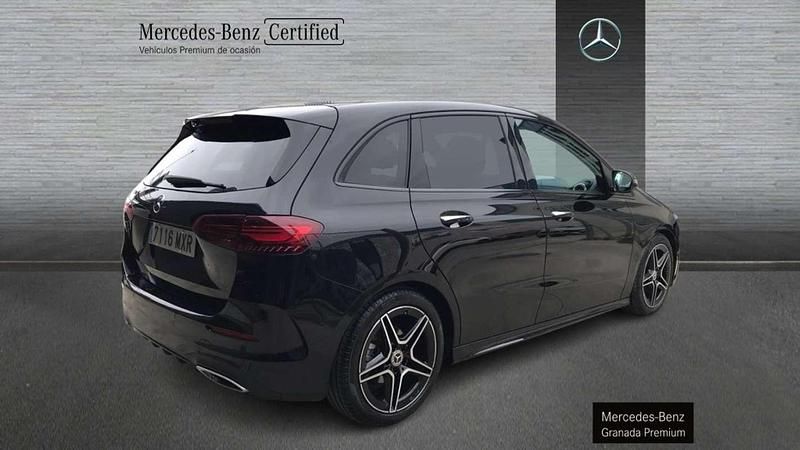Usado Mercedes B200 150 CV (110 kW) 2025 Negro Monovolumen