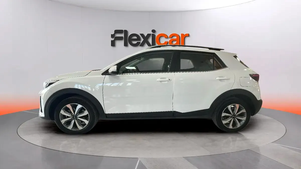 Usado Kia Stonic 101 CV (74 kW) 2025 Blanco SUV