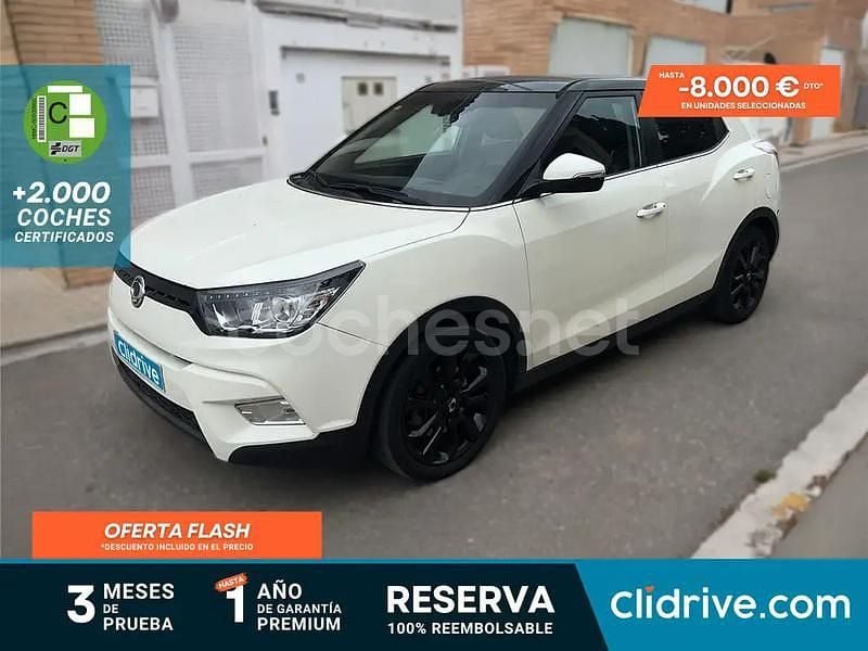 Blanco Usado 2015 Ssangyong (KGM) Tivoli Limited SUV | 9890 € - Imagen 1/3