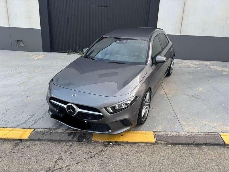 Usado Mercedes A200 150 CV (110 kW) 2019 Gris Utilitario