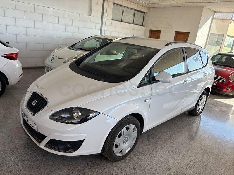 Usado Seat Altea XL I-Tech 105 CV (77 kW) 2015 Blanco Monovolumen