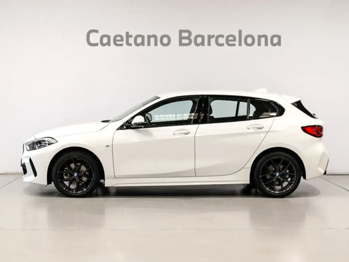 Usado BMW 118 Shadowline 150 CV (110 kW) 2024 Blanco Utilitario