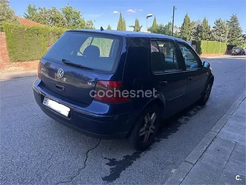Usado VW Golf IV Highline 100 CV (73 kW) 2000 Azul Familiar