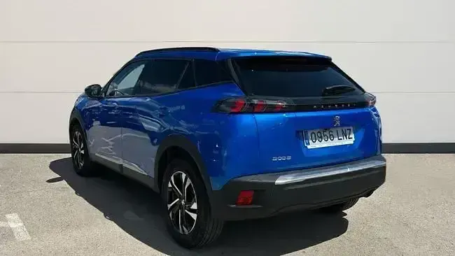 Usado Peugeot 2008 Allure 100 CV (73 kW) 2021 Azul SUV