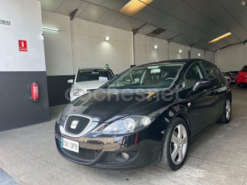 Negro Usado 2005 Seat Leon Sport Berlina | 6500 € (Un poco caro) - Imagen 1/4