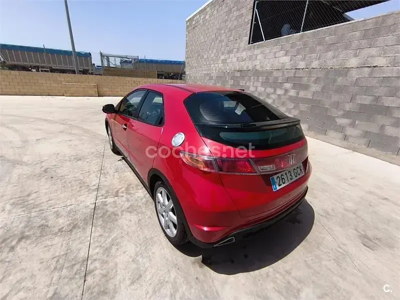 Usado Honda Civic Executive 140 CV (102 kW) 2008 Rojo Berlina