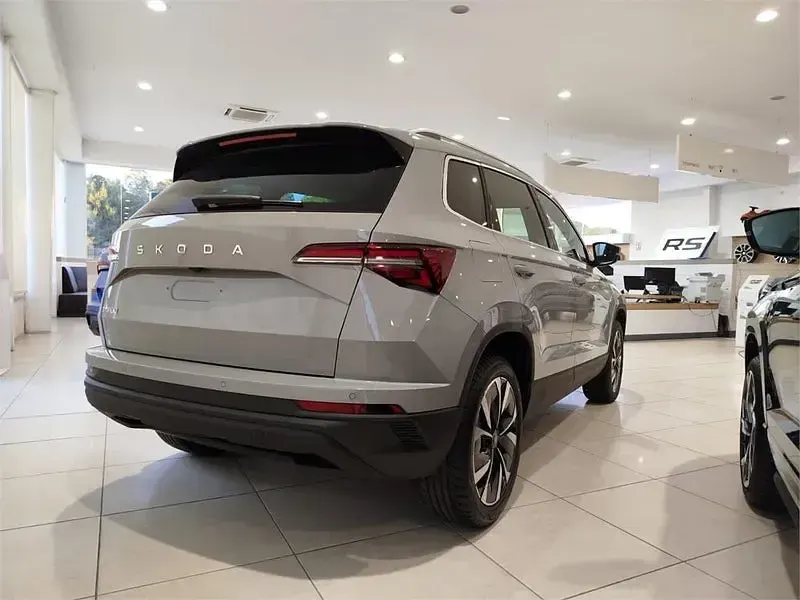 Nuevo Skoda Karoq 150 CV (110 kW) 2026 Gris / plata SUV