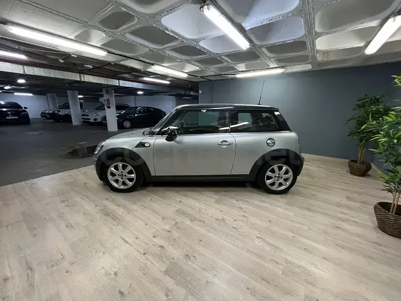 Usado Mini Cooper 120 CV (88 kW) 2010 Gris / plata Utilitario