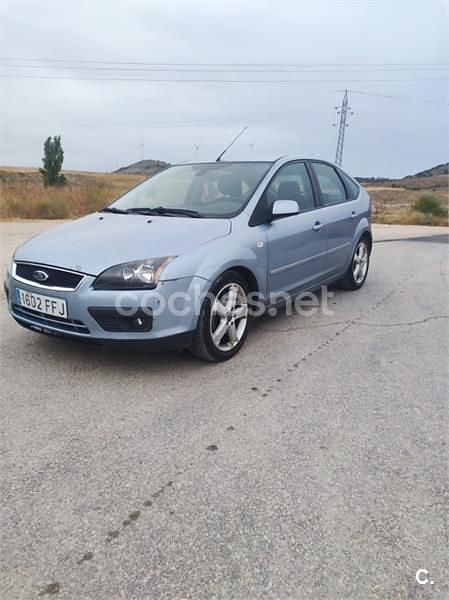Azul Usado 2006 Ford Focus Trend Berlina | 2950 € (Precio justo) - Imagen 1/4
