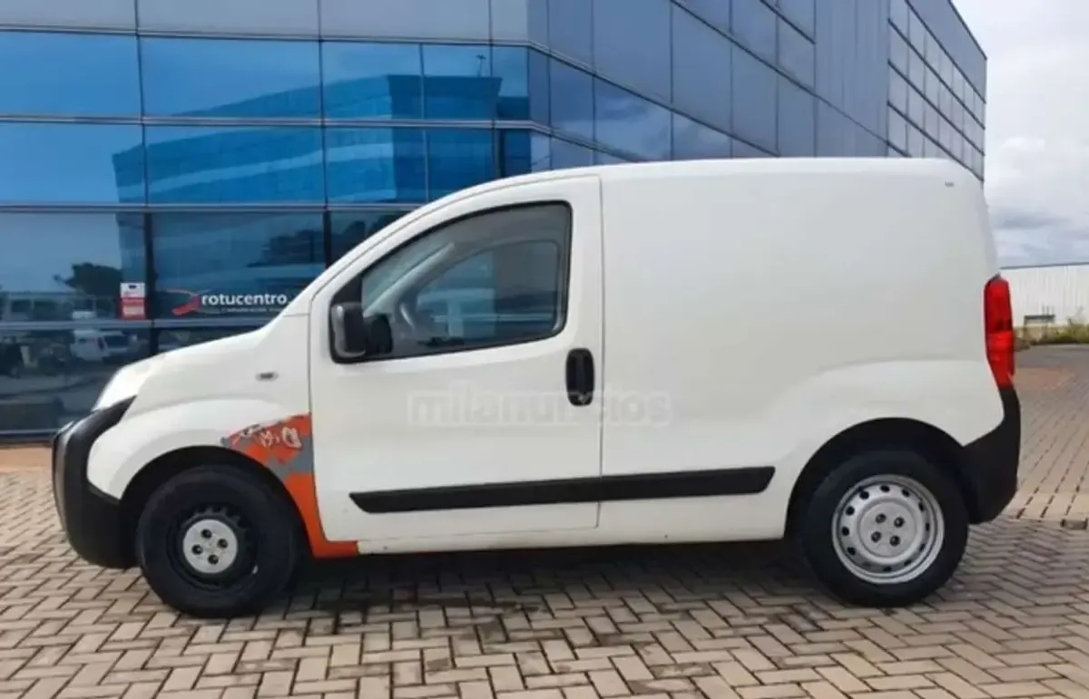 Usado Peugeot TePee Active 75 CV (55 kW) 2012 Blanco Van