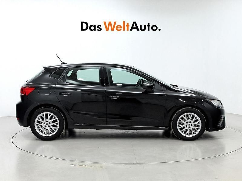 Usado Seat Ibiza FR 115 CV (84 kW) 2024 Negro Utilitario