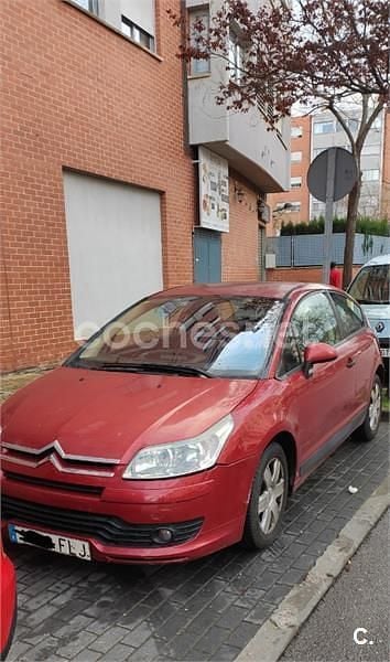 Usado Citroën C4 110 CV (80 kW) 2006 Rojo Berlina
