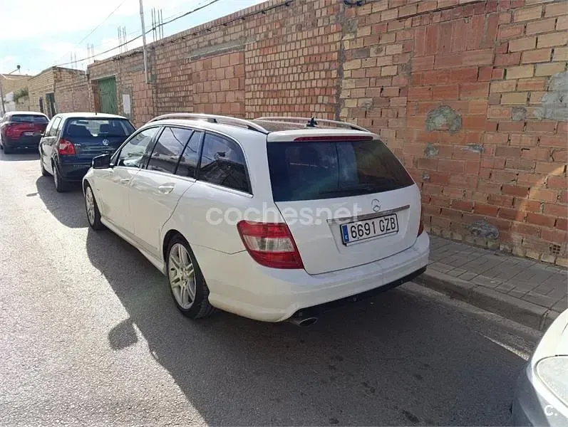 Usado Mercedes C220 Avantgarde 170 CV (125 kW) 2010 Blanco Familiar