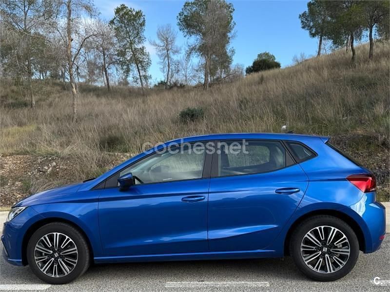 Usado Seat Ibiza 115 CV (84 kW) 2025 Azul Berlina