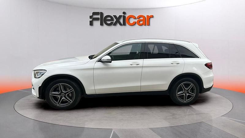 Używany Mercedes GLC300 247 KM (181 kW) 2020 Biały SUV