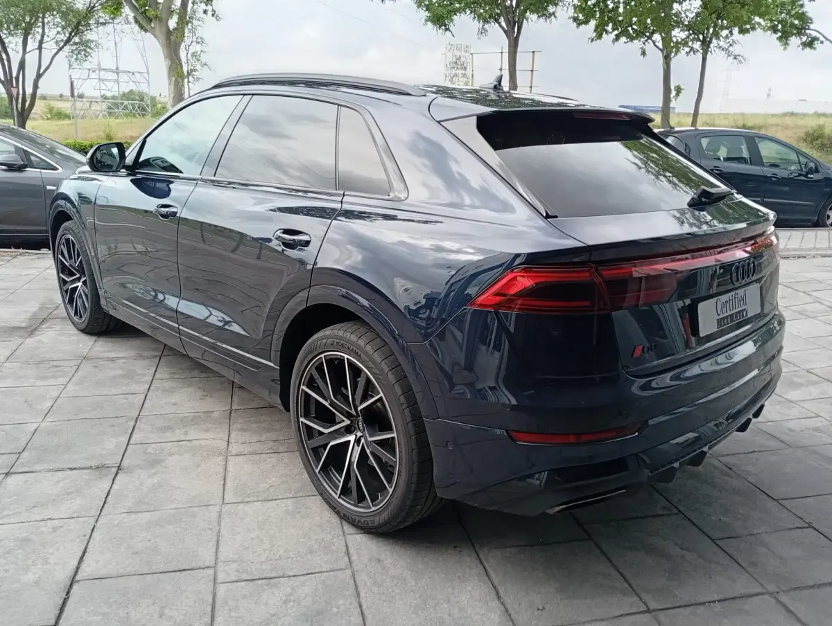 Usado Audi Q8 286 CV (210 kW) 2019 Gris negro SUV