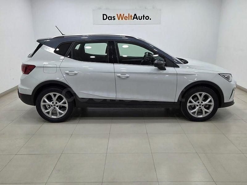 Usado Seat Arona FR 115 CV (84 kW) 2024 Blanco SUV