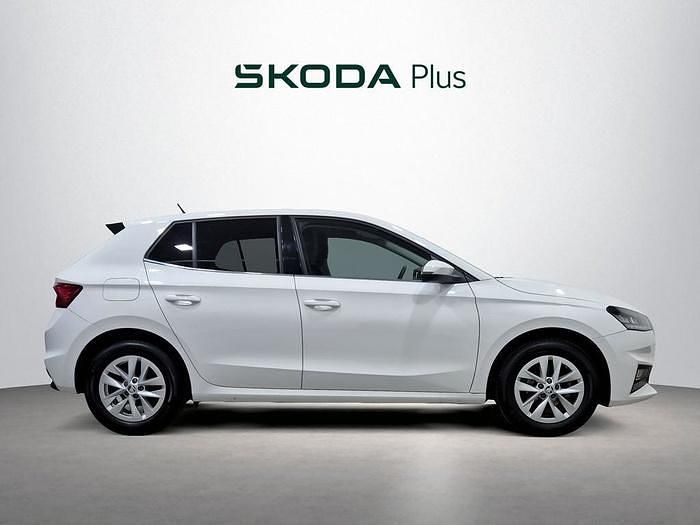 Usado Skoda Fabia Selection 80 CV (58 kW) 2024 Blanco