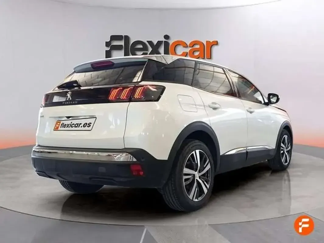 Usado Peugeot 3008 Active 131 CV (96 kW) 2021 Blanco SUV