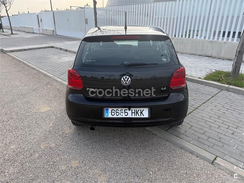 Usado VW Polo Advance 85 CV (62 kW) 2012 Negro Utilitario