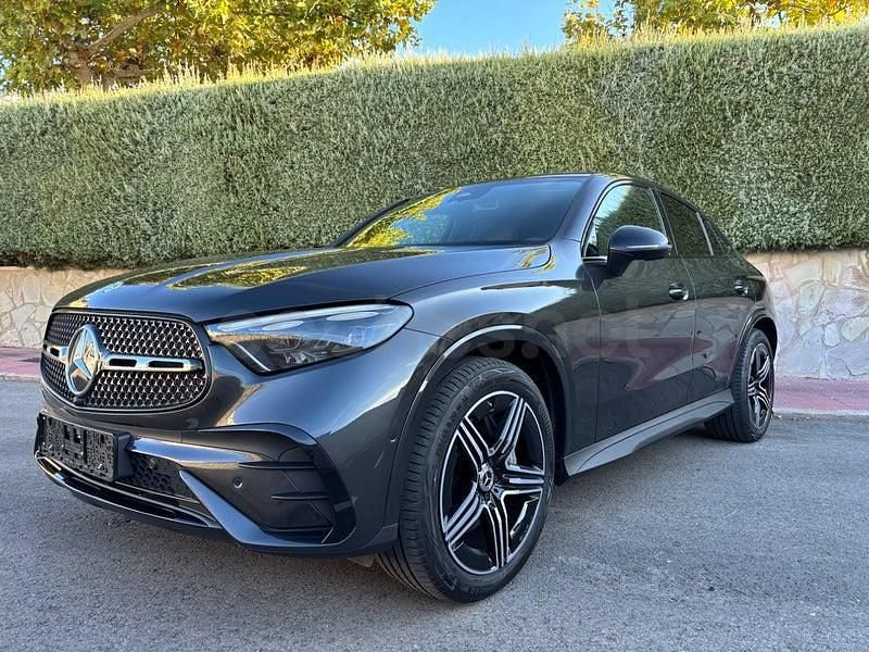 Usado Mercedes GLC220 197 CV (144 kW) 2024 Gris / plata Coupe
