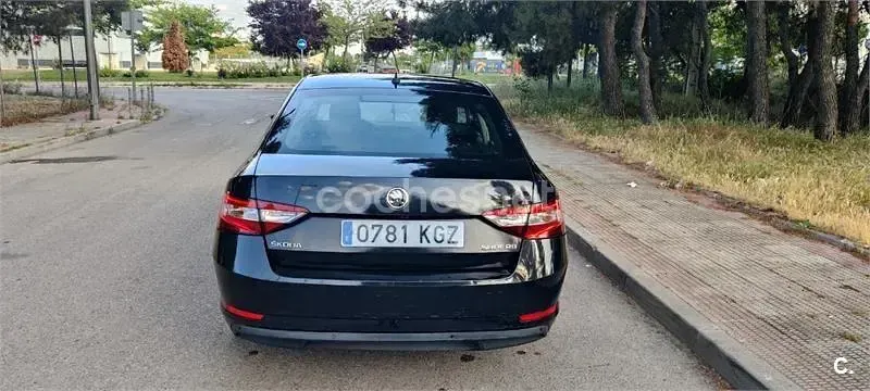 Usado Skoda Superb Ambition 150 HP (110 kW) 2018 Preto Sedan