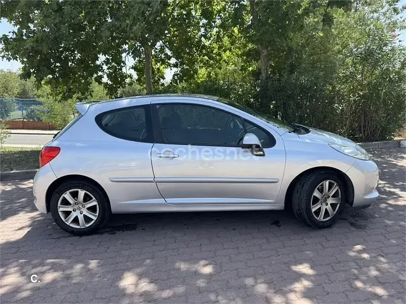 Usado Peugeot 207 Sport 120 CV (88 kW) 2009 Gris / plata Berlina