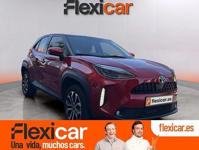 Usado Toyota Yaris Hybrid Active 116 CV (85 kW) 2024 Rojo SUV