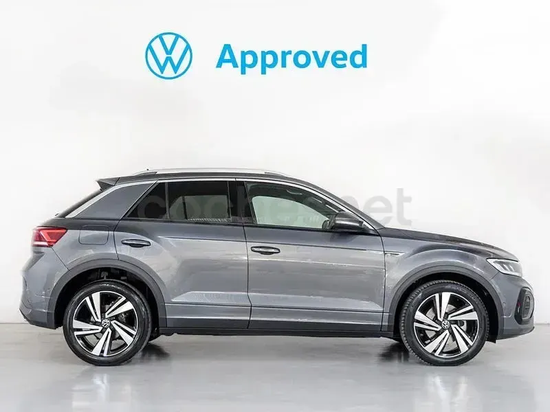Usado VW T-Roc R-line 150 CV (110 kW) 2023 Gris / plata SUV