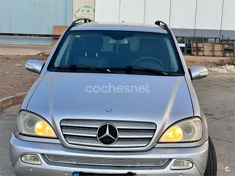 Usado Mercedes ML270 163 CV (119 kW) 2003 Gris / plata SUV