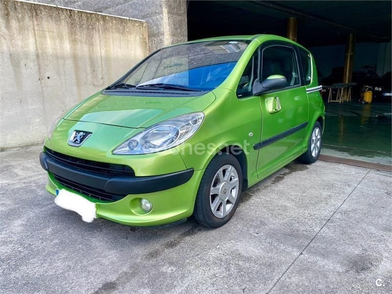 Usado Peugeot 1007 70 CV (51 kW) 2005 Verde Monovolumen