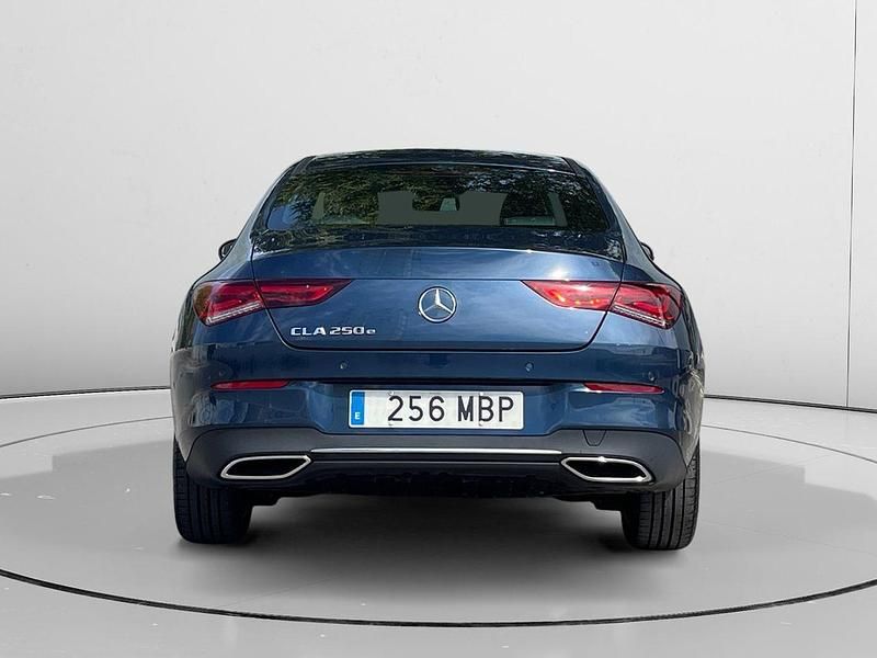 Usado Mercedes CLA250e Progressive 218 CV (160 kW) 2022 Azul Berlina