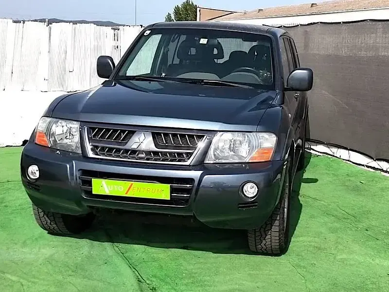 Usado Mitsubishi Montero Intense 160 CV (117 kW) 2006 Gris / plata SUV