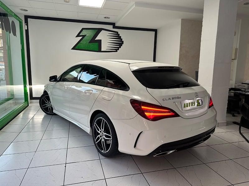 Usado Mercedes CLA200 Shooting Brake 136 CV (100 kW) 2018 Blanco Familiar