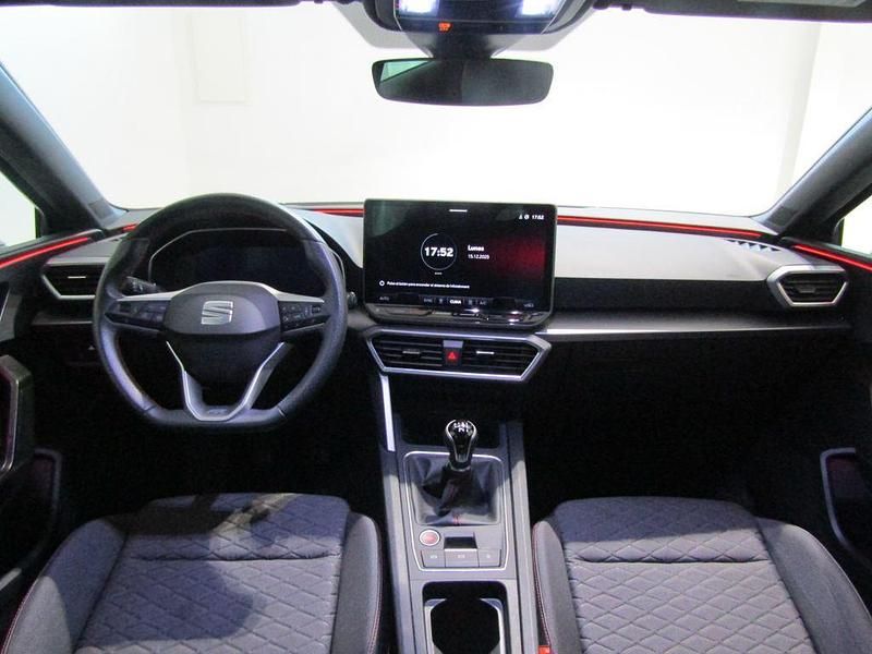 Usado Seat Leon FR 116 CV (85 kW) 2025 Azul Utilitario