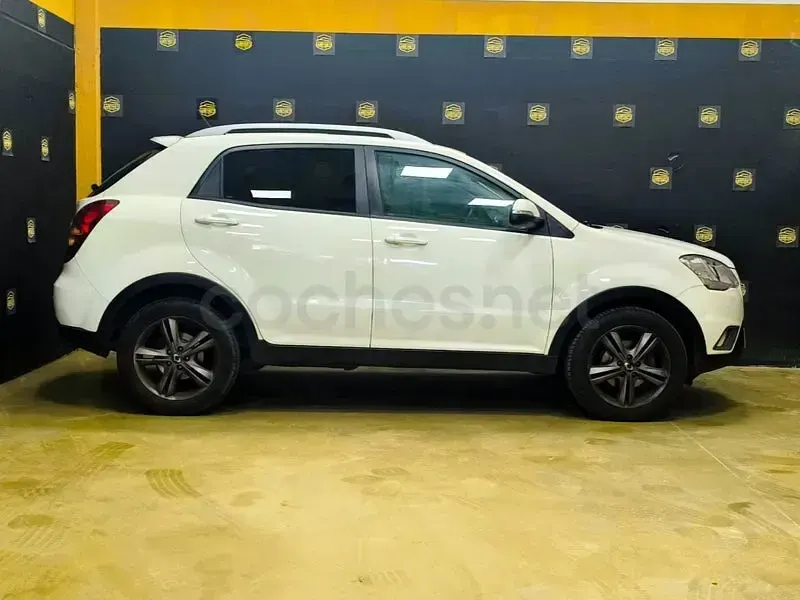 Usado SsangYong Korando Premium Plus 149 CV (109 kW) 2012 Blanco SUV