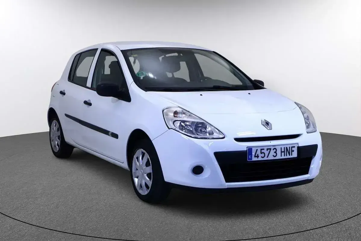 Usado Renault Clio Business 73 CV (53 kW) 2012 Blanco Utilitario