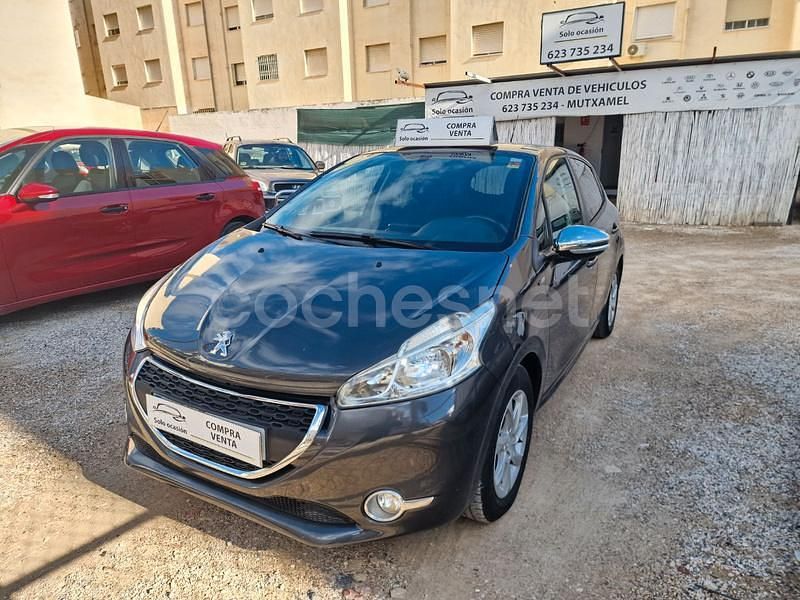 Usado Peugeot 208 Active 68 CV (50 kW) 2014 Gris / plata Utilitario