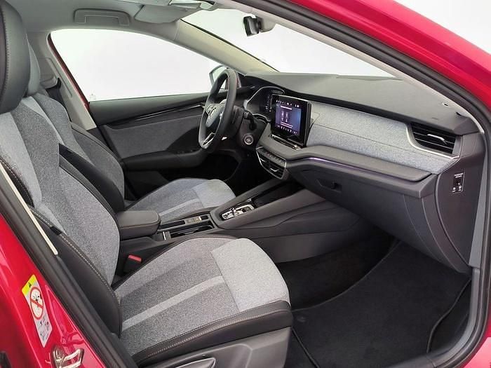 Usado Skoda Octavia 150 CV (110 kW) 2025 Rojo Familiar